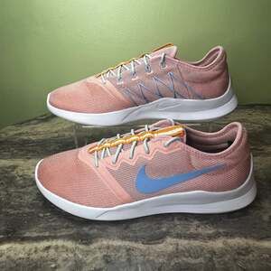 Nike Women's VTR Comfort Mesh Sneaker 'Coral Stardust'